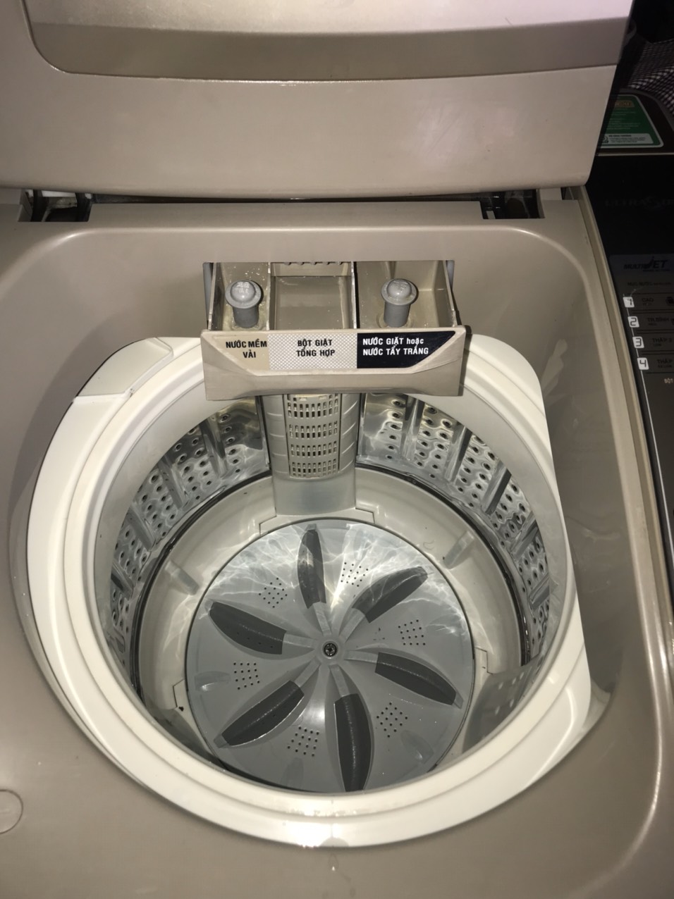 Máy Giặt SANYO 7kg lồng giặt nghiên đời mới nguyên zing 100% 4