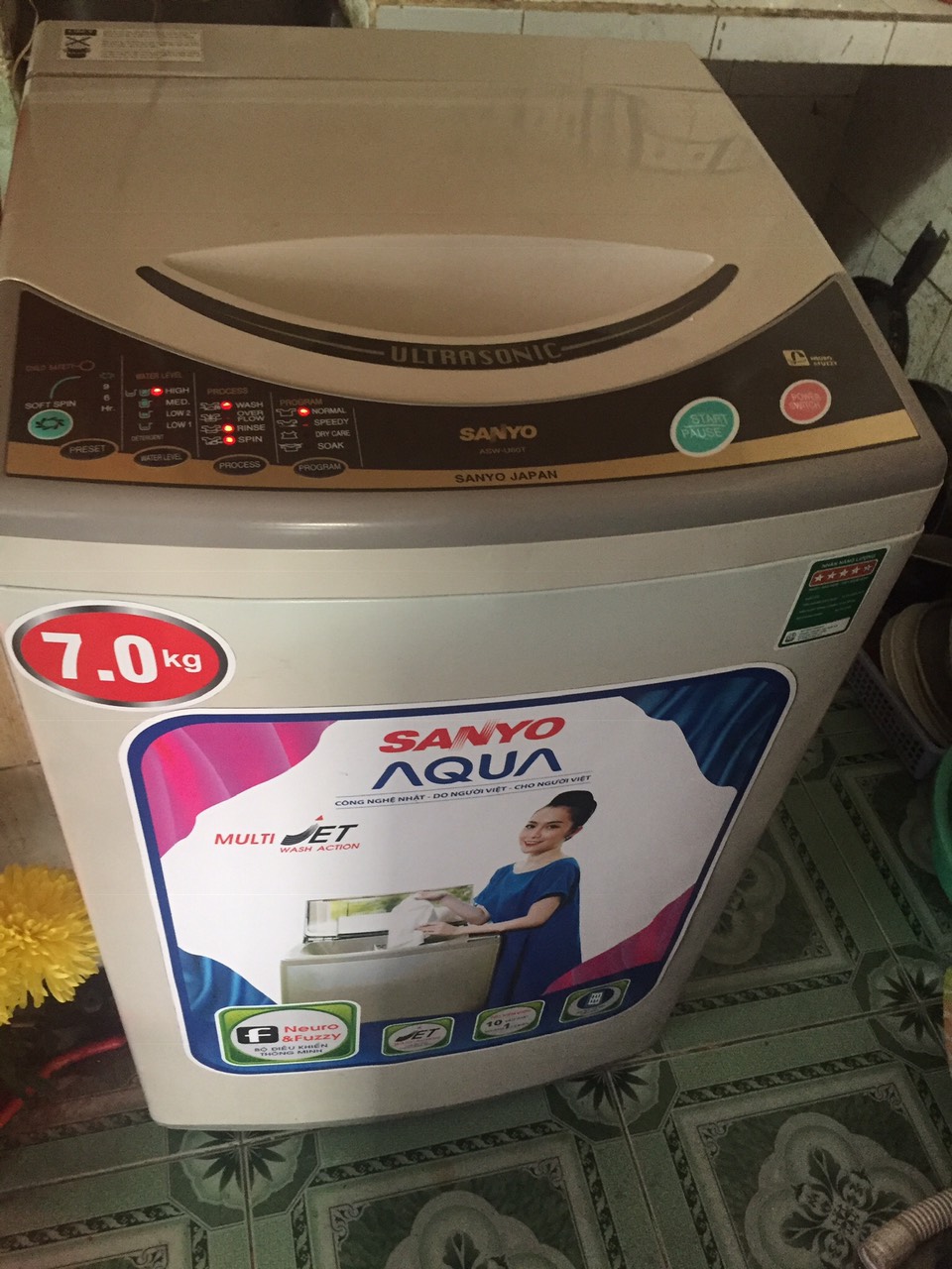 Máy Giặt SANYO 7kg ngoại hình máy mới đẹp 92% 1