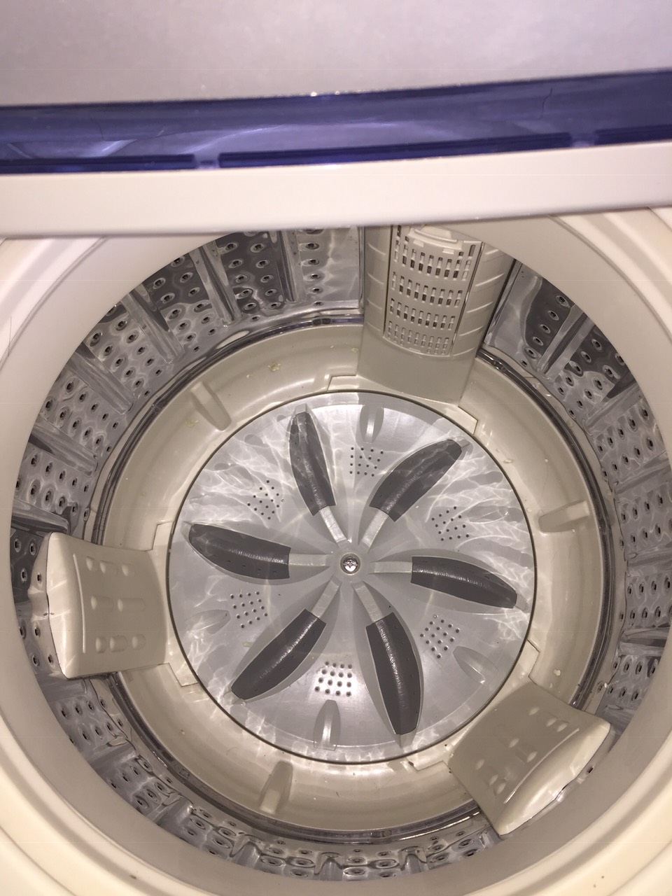 Máy Giặt SANYO 9kg đời mới nguyên zing 100% ngoại hình tủ mới đẹp 98% (2)