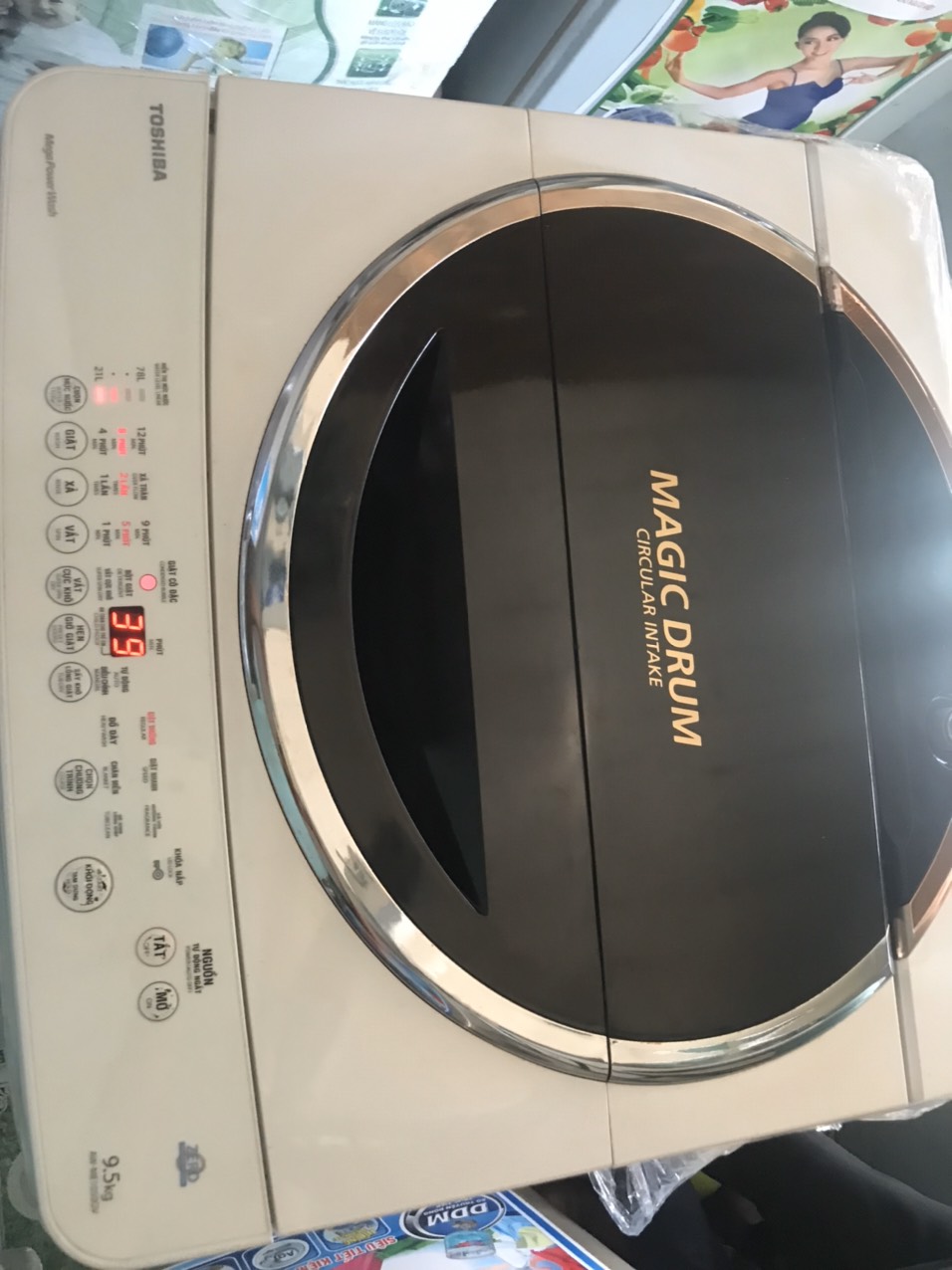 Máy Giặt TOSHIBA 9,5kg đời mới nguyên zing 100% ngoại hình máy mới đẹp 98% 3