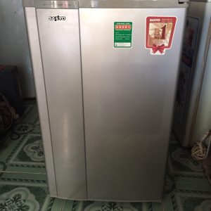 Tủ Lạnh SANYO 93L đời mới nguyên zing 100% ngoại hình tủ mới đẹp 96%